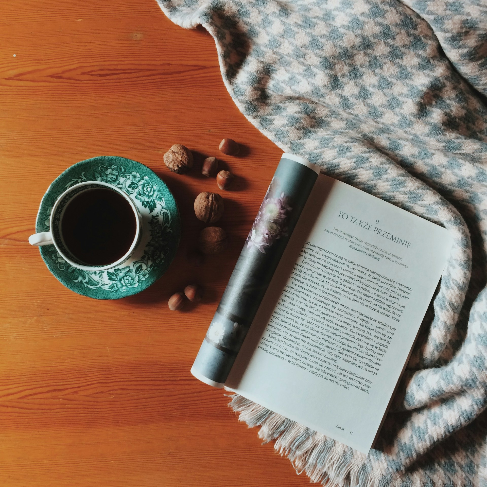 A gathering of readers on Instagram